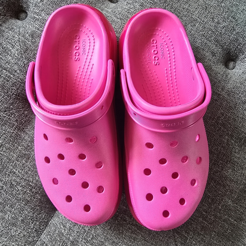 CROCS Pink Platform Clogs - Picture 5 of 5